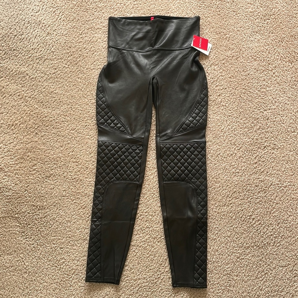 SPANX quilted faux leather leggings NWT, very black
